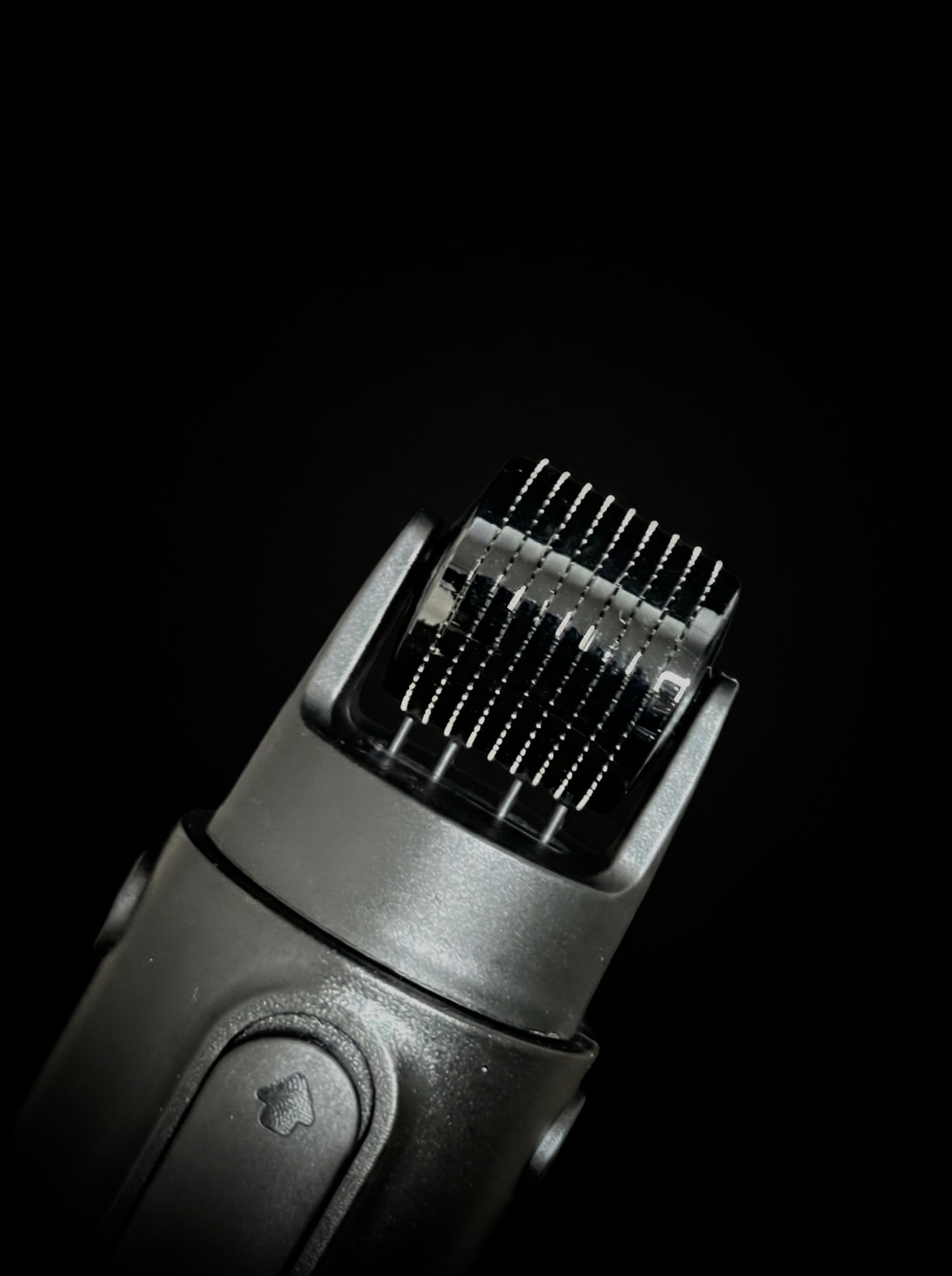 Dermaroller avec réservoir